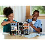 LEGO® CREATOR EXPERT ASSEMBLY SQUARE - 10255