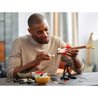 IDEAS FENDER® STRATOCASTER™ - 21329