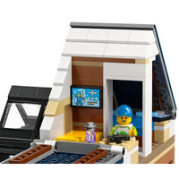 CITY FAMILY HOUSE AND ELECTRIC CAR - 60398