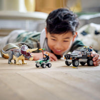 JURASSIC WORLD® TRICERATOPS PICKUP TRUCK AMBUSH - 76950